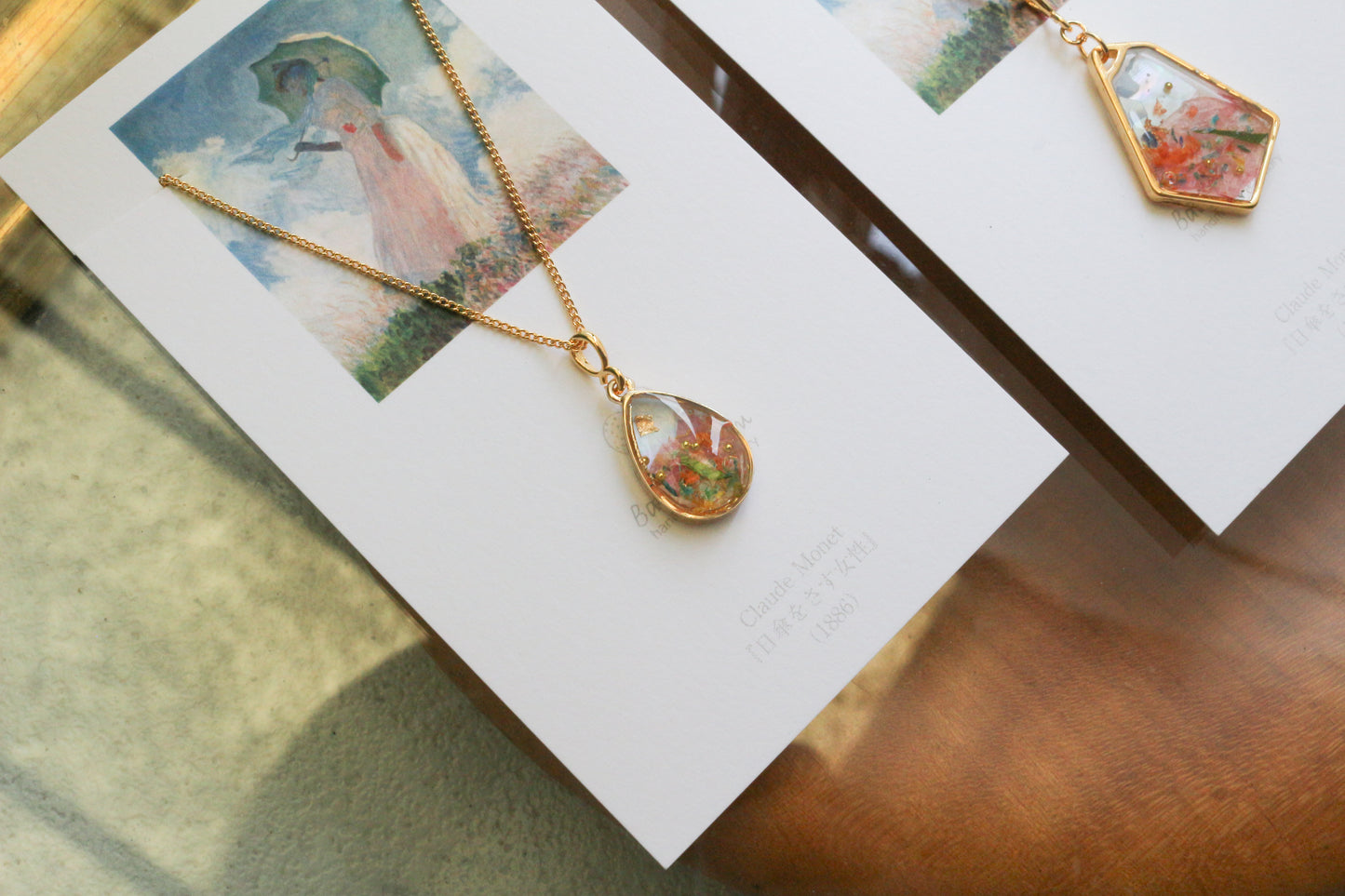 Claude Monet's Woman With a Parasol Inspired Necklace - 散歩　”日傘をさす女性”