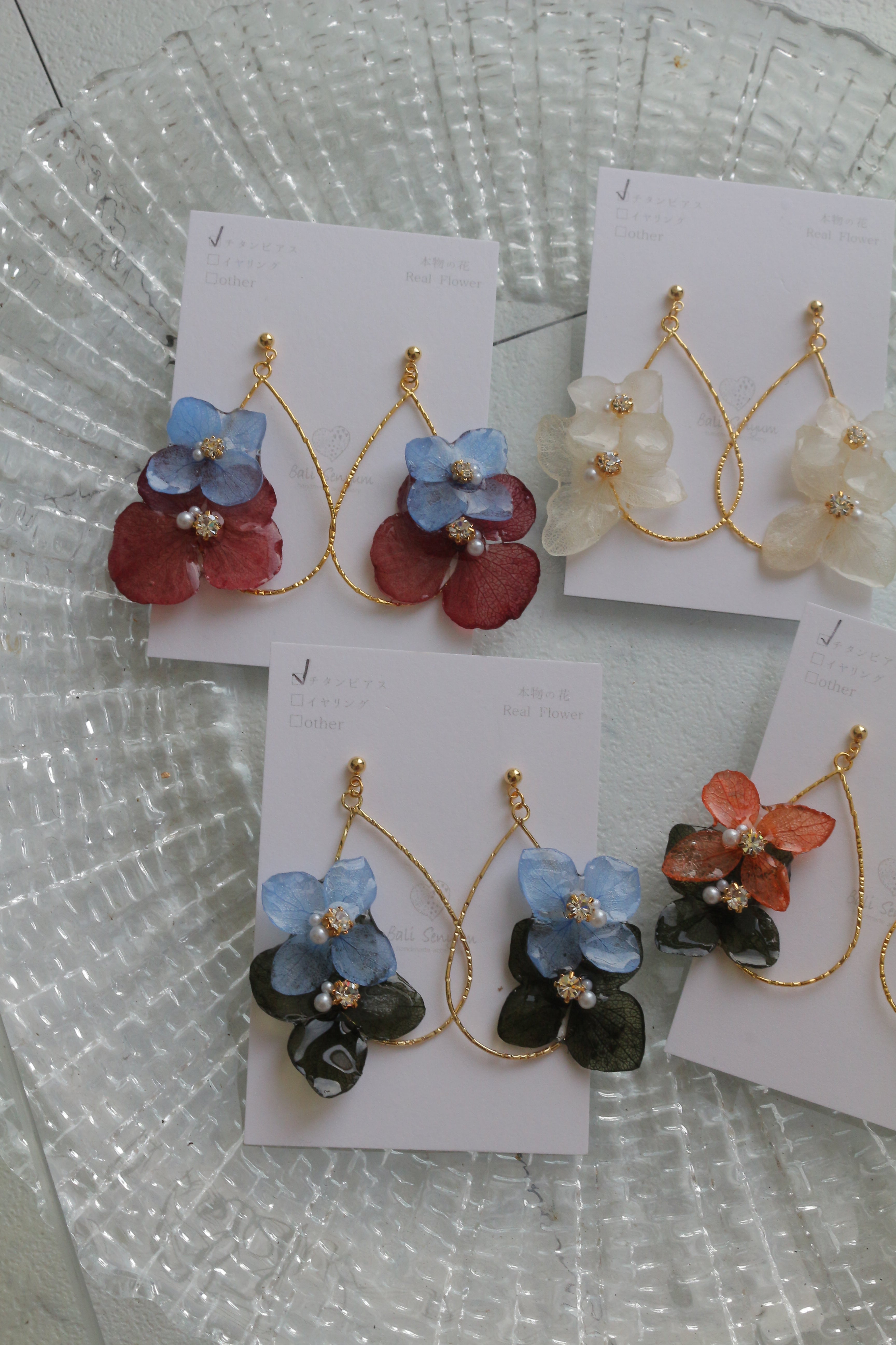 Teardrop Hoop Earrings with Hydrangeas No.24 ピアスorイヤリング
