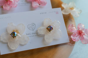 Natural Shape Someiyoshino with stone Sakura Earrings