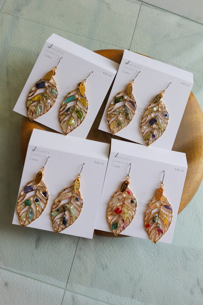 Leaf Earrings With Seasonal Flower Petals No.41