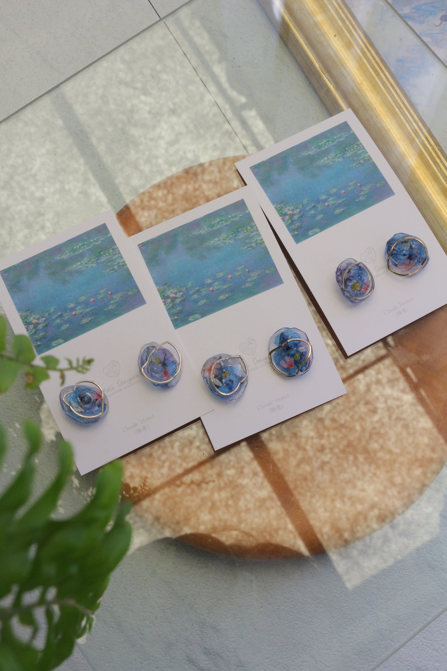 Monet Inspired Flower Medallion Earrings No.3 樹脂ノンホールピアス Plastic Clip-on 睡蓮