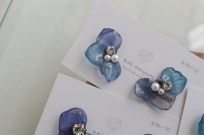 Gradation Hydrangea Wing No.132 - Clip-on(イヤリング）