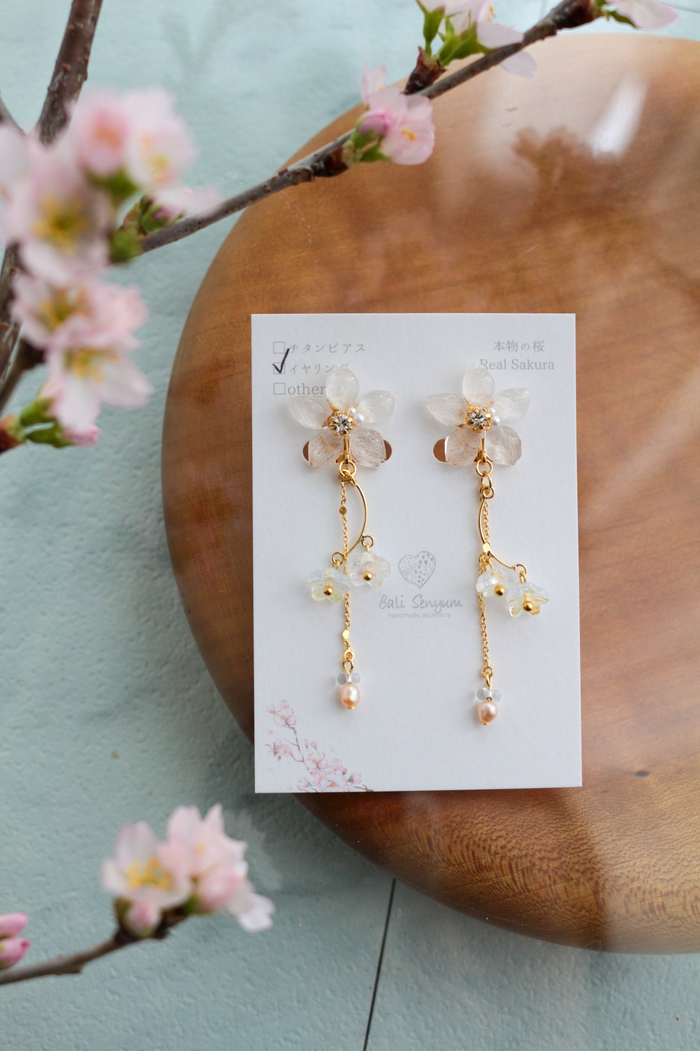 Someiyoshino Sakura Bouquet Earrings