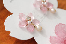 Small Someiyoshino Sakura Earrings with Pearl #S040