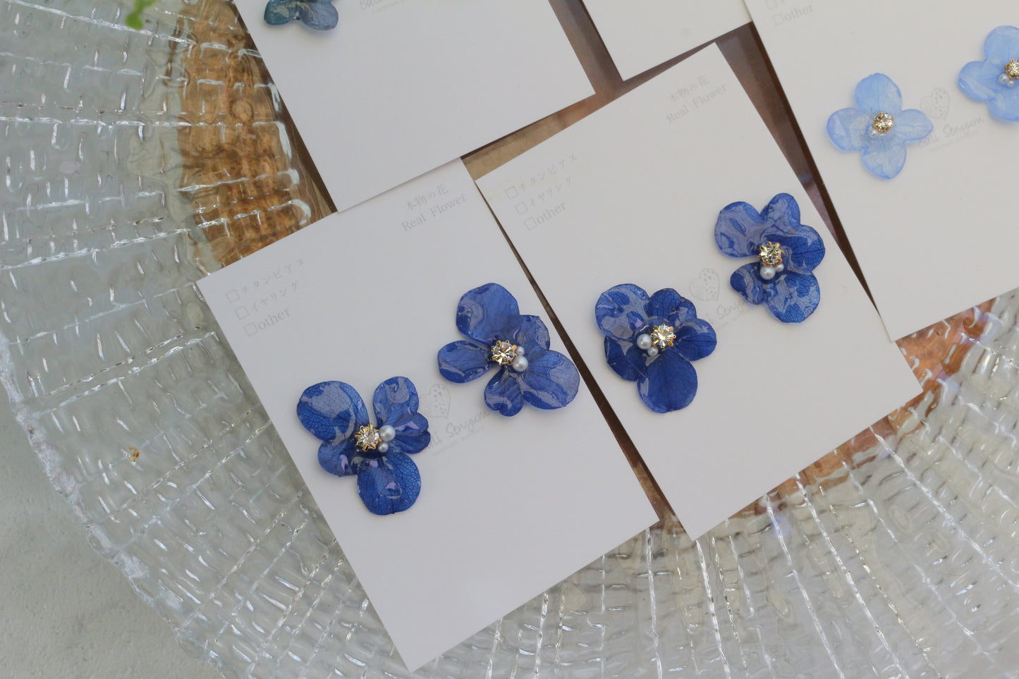 Hydrangea Petal  No.65 パーツ選べます。Clip-on or Titanium Pierce