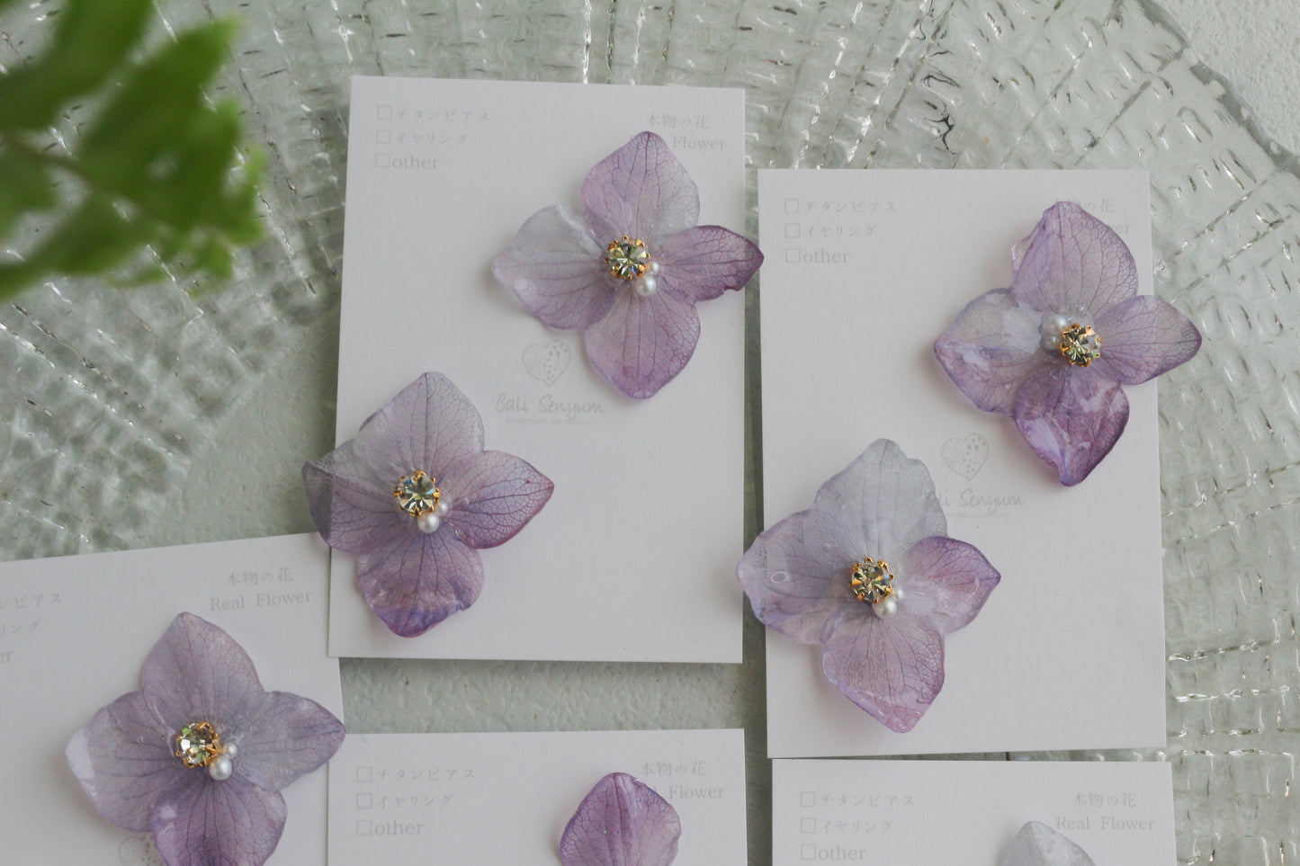 Hydrangea Petal  No.64 パーツ選べます。Clip-on or Titanium Pierce