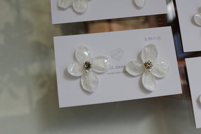 Hydrangea Petal  No.61 パーツ選べます。Clip-on or Titanium Pierce