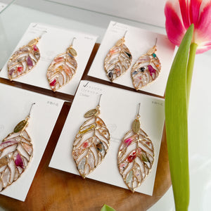 Leaf Earrings With Seasonal Flower Petals No.39