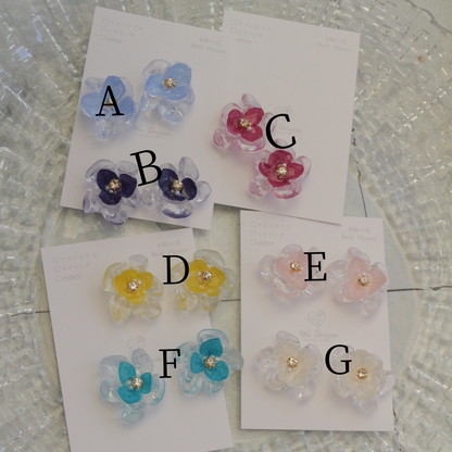 Clear Petals & Flower No.1 パーツ選べます。ピアス  or イヤリング
