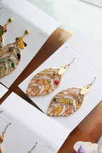 Leaf Earrings With Seasonal Flower Petals No.25