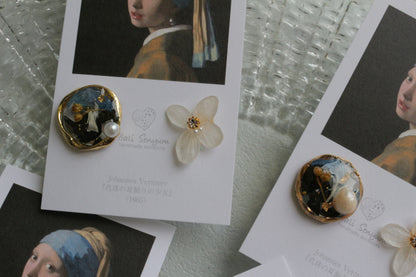Vermeer's Inspired Flower and Medallion No.2 イヤリング Clip-on 真珠の耳飾りの少女