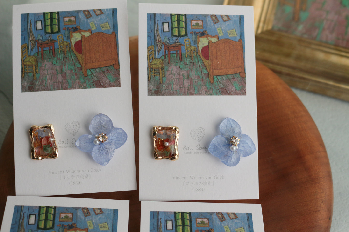 Gogh Inspired Flower and Medallion No.1イヤリング Clip-on ゴッホの寝室