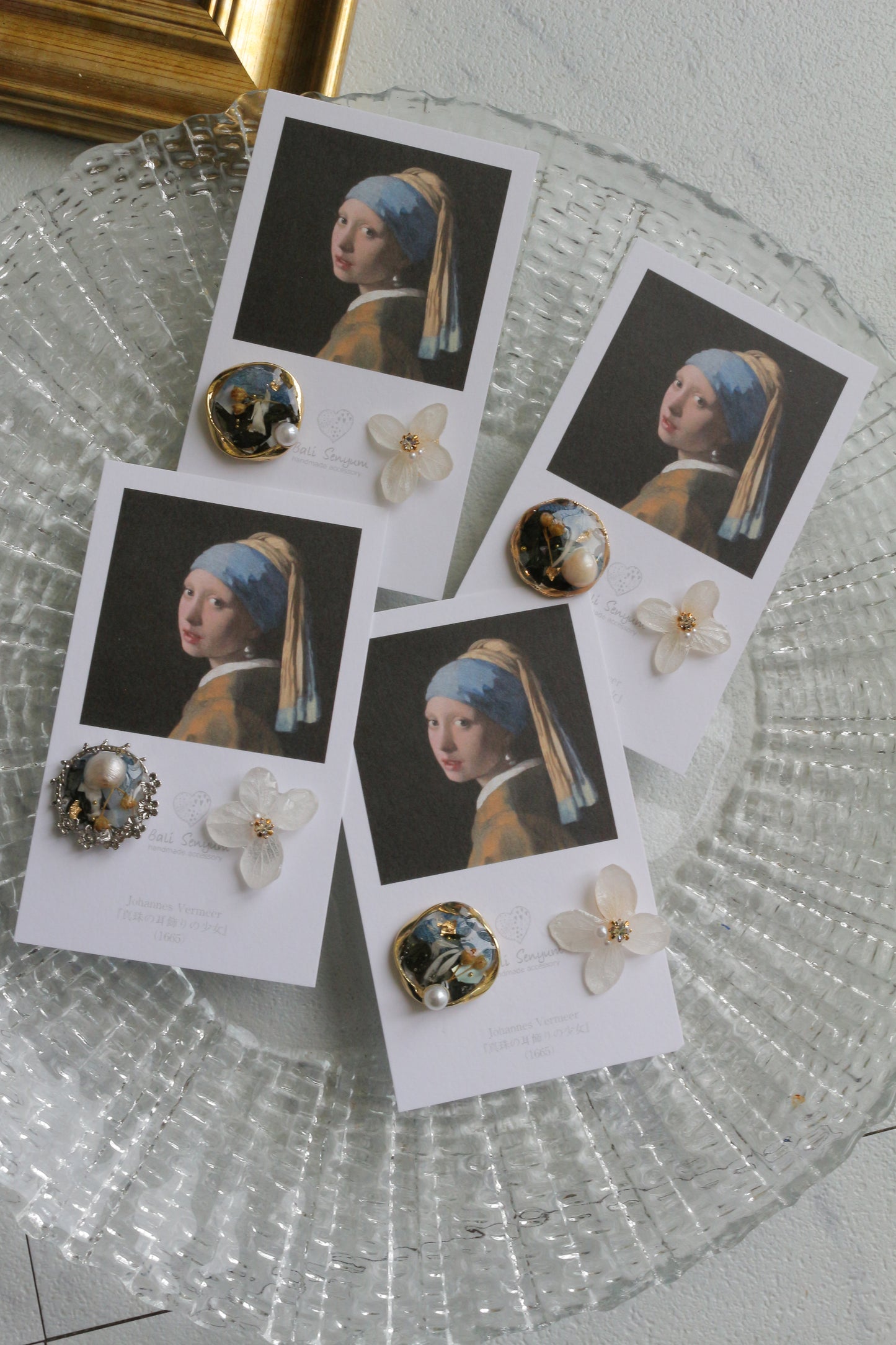Vermeer's Inspired Flower and Medallion No.2 イヤリング Clip-on 真珠の耳飾りの少女