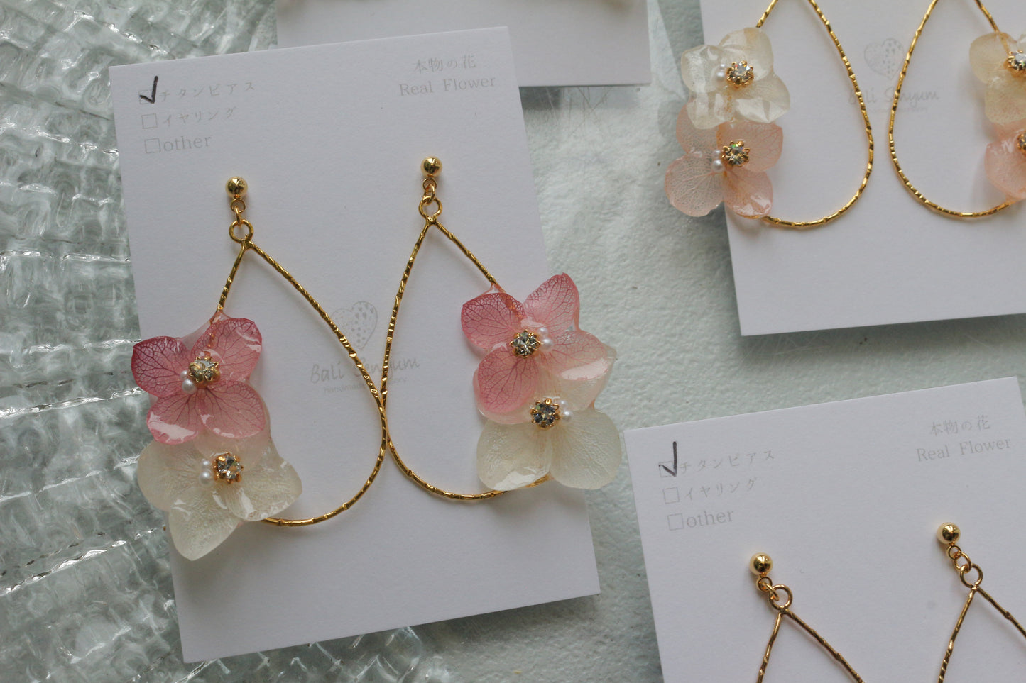 Teardrop Hoop Earrings with Hydrangeas No.22 ピアスorイヤリング