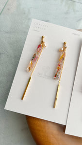 Dangling Stick Flower Earring with Pearl No.2