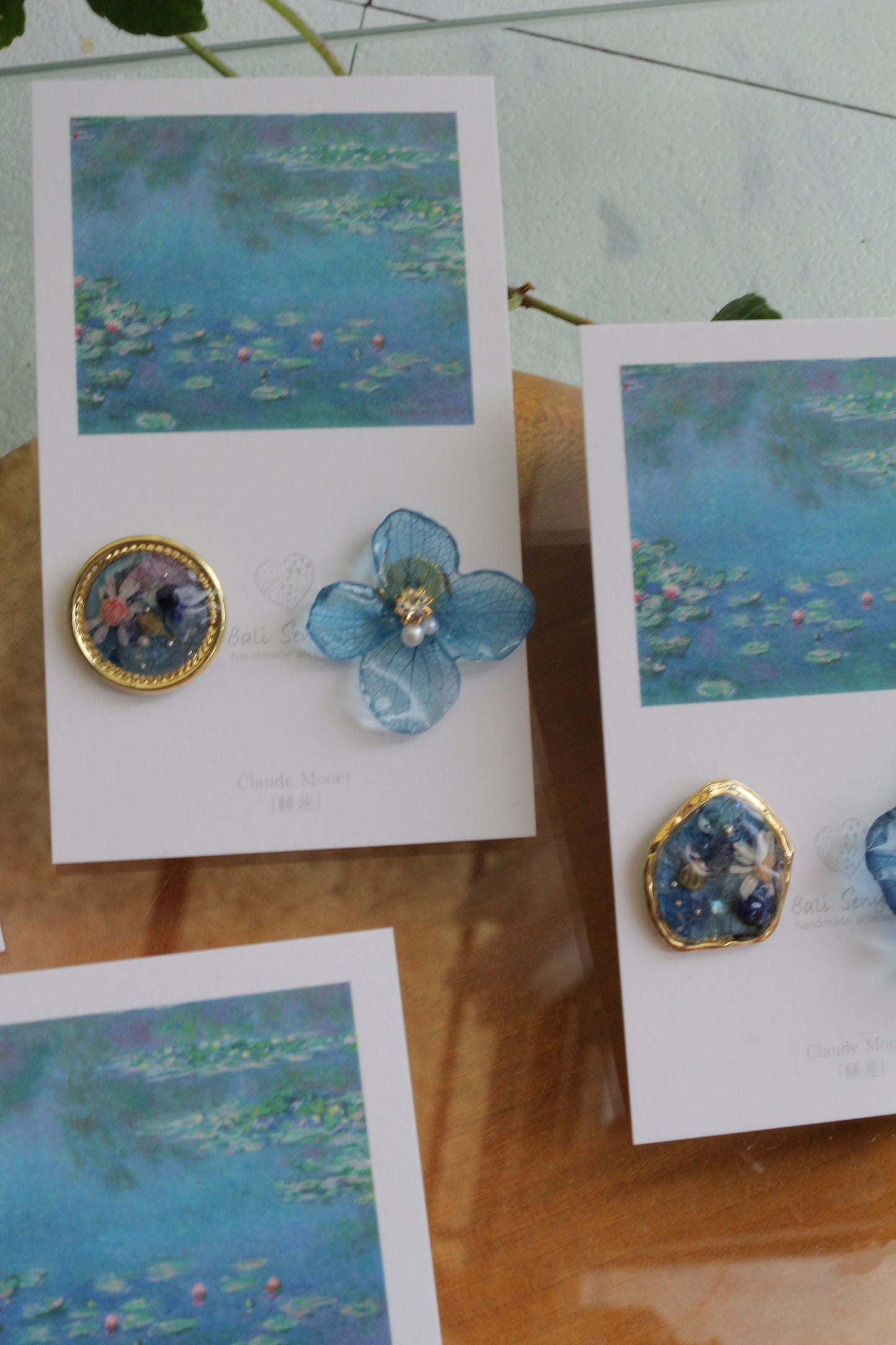 Monet Inspired Flower and Medallion No.27 ピアスTitanium Pierce 睡蓮
