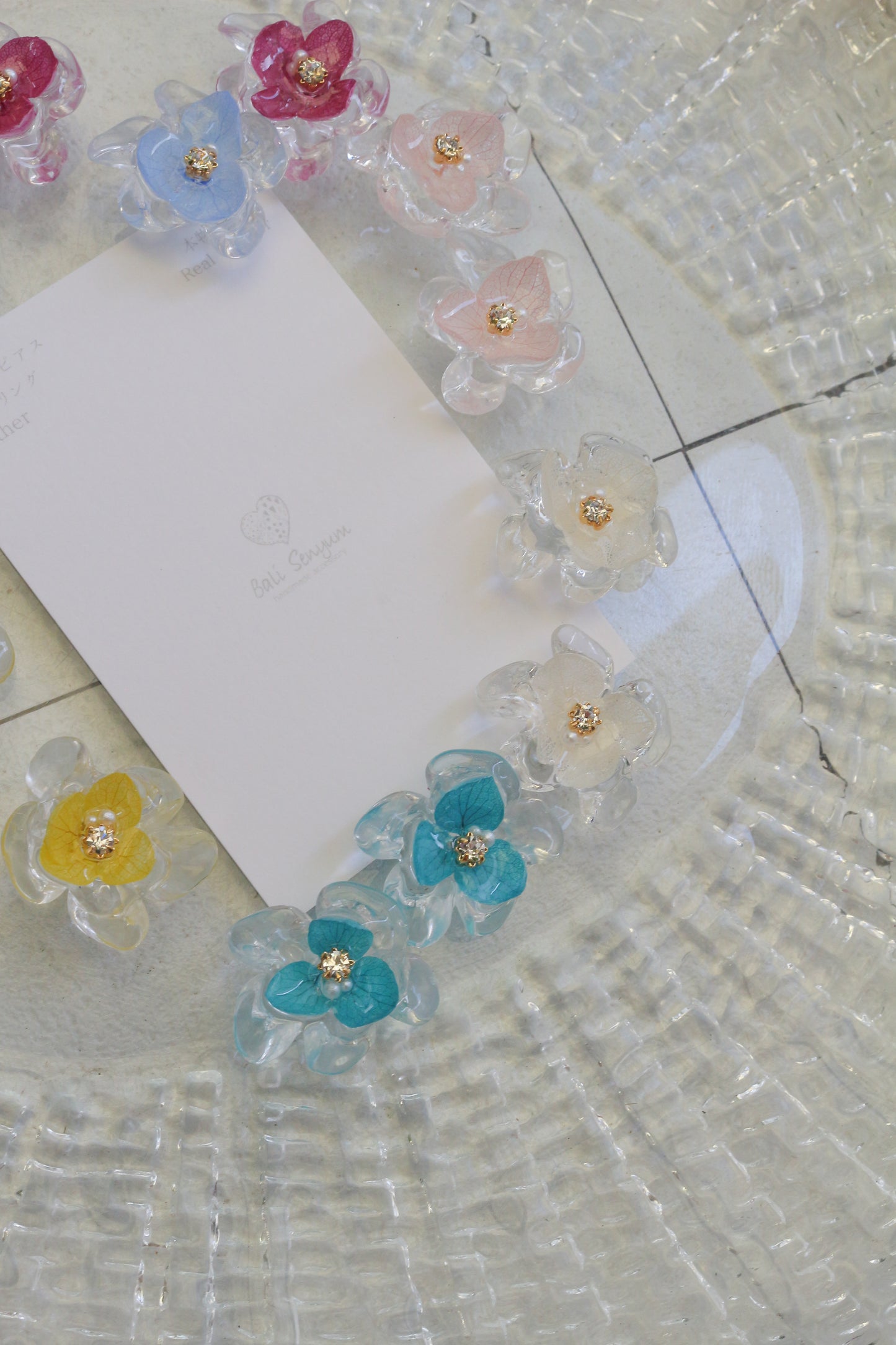 Clear Petals & Flower No.1 パーツ選べます。ピアス  or イヤリング