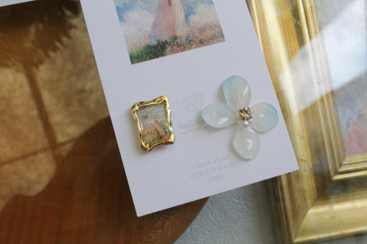 Monet Inspired Flower Earrings No.17 ピアスTitanium Pierce 日傘をさす女性