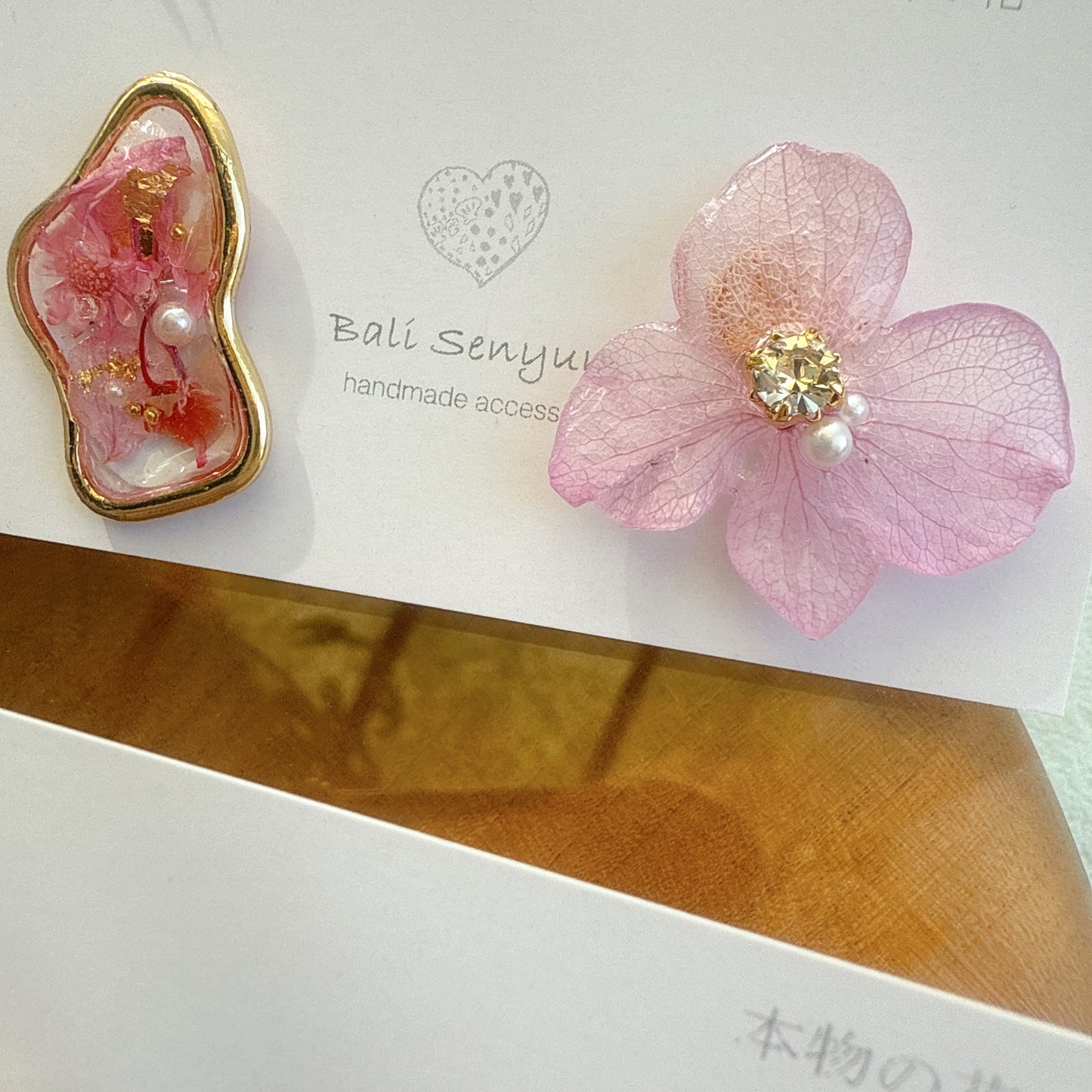 Hydrangea and Flower Medallion チタンピアス Titanium Pierce Earring No.16