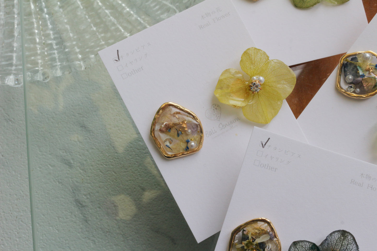 Hydrangea and Flower Medallion チタンピアス Titanium Pierce Earring No.17