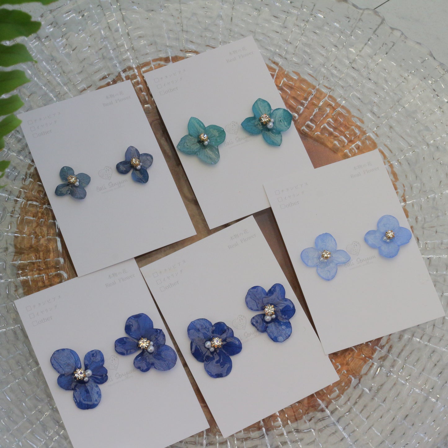 Hydrangea Petal  No.65 パーツ選べます。Clip-on or Titanium Pierce
