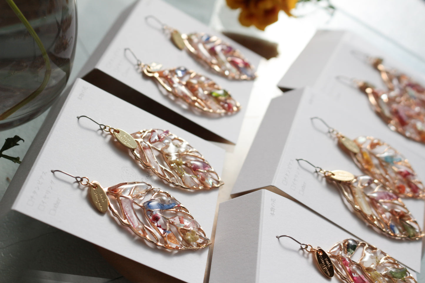 Leaf Earrings With Seasonal Flower Petals No.62 ピアスorイヤリング