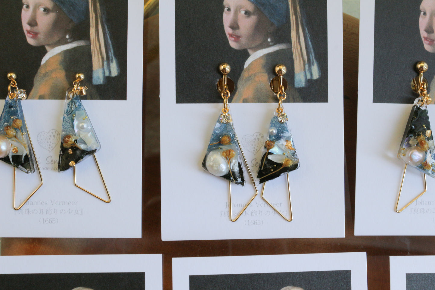 Johannes Vermeer Inspired Triangular Floral Earrings-真珠の耳飾りの少女