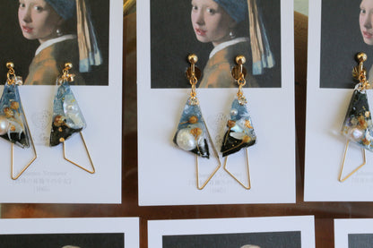 Johannes Vermeer Inspired Triangular Floral Earrings-真珠の耳飾りの少女