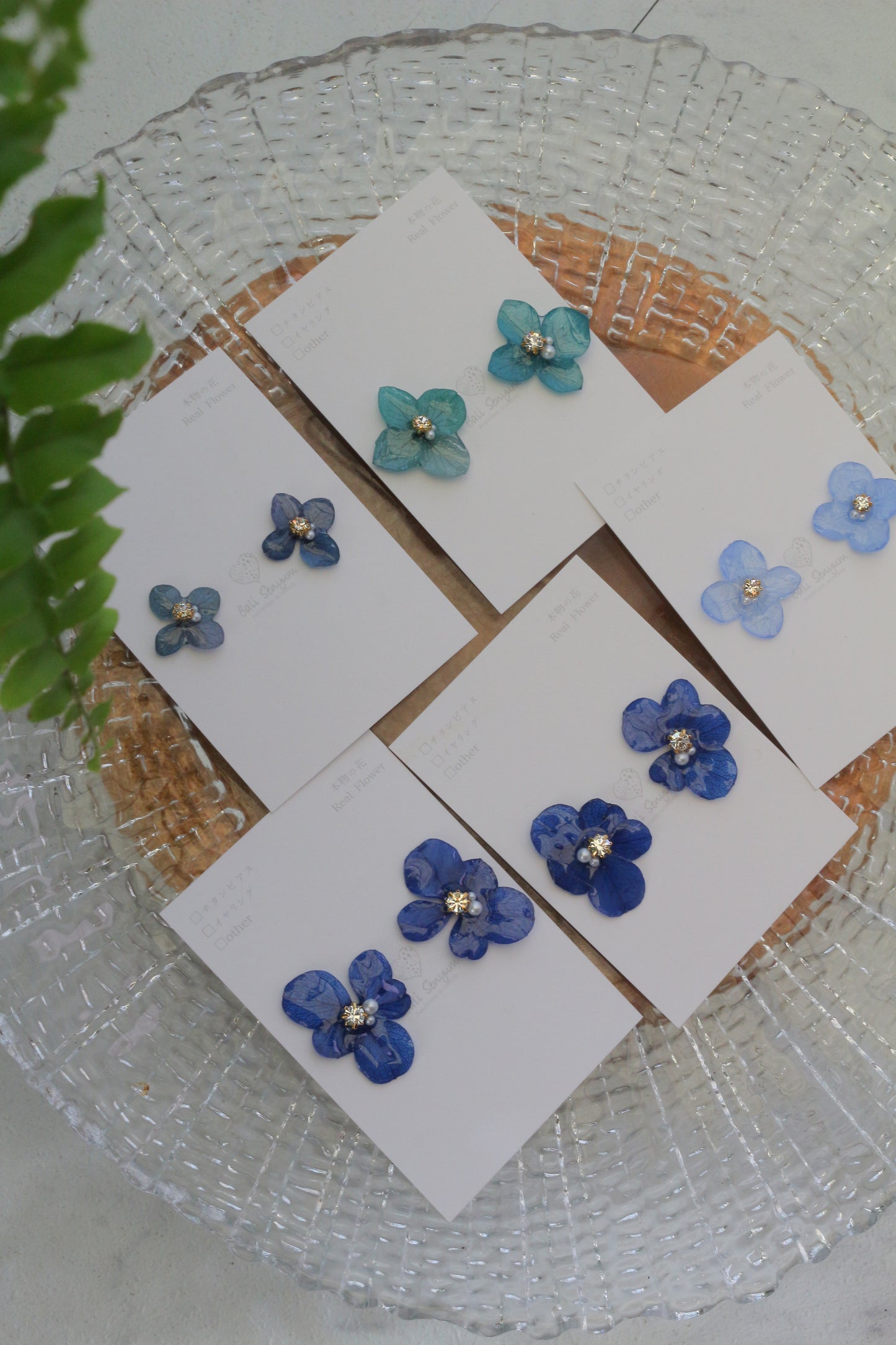 Hydrangea Petal  No.65 パーツ選べます。Clip-on or Titanium Pierce