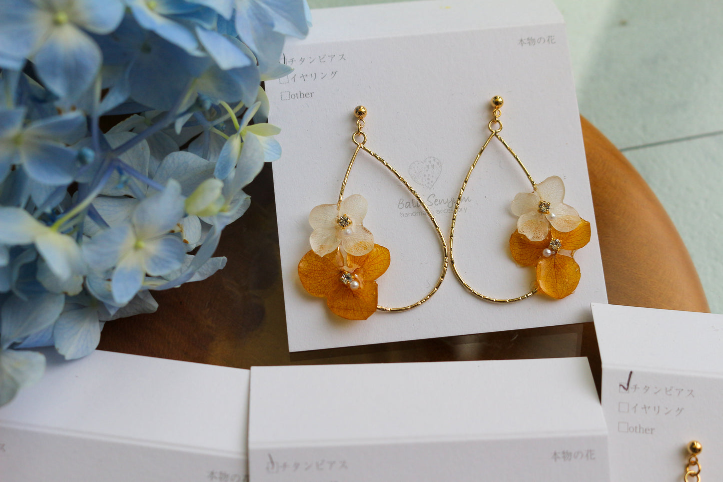 Teardrop Hoop Earrings with Hydrangeas No.15