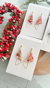 Triangular Floral Earrings With Seasonal Hydrangea No.28