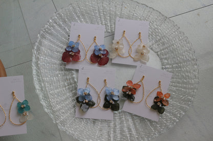 Teardrop Hoop Earrings with Hydrangeas No.24 ピアスorイヤリング