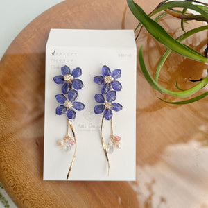 Real "Ajisai" Hydrangea Earring - Cool Color