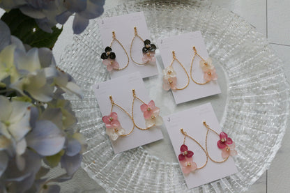Teardrop Hoop Earrings with Hydrangeas No.22 ピアスorイヤリング