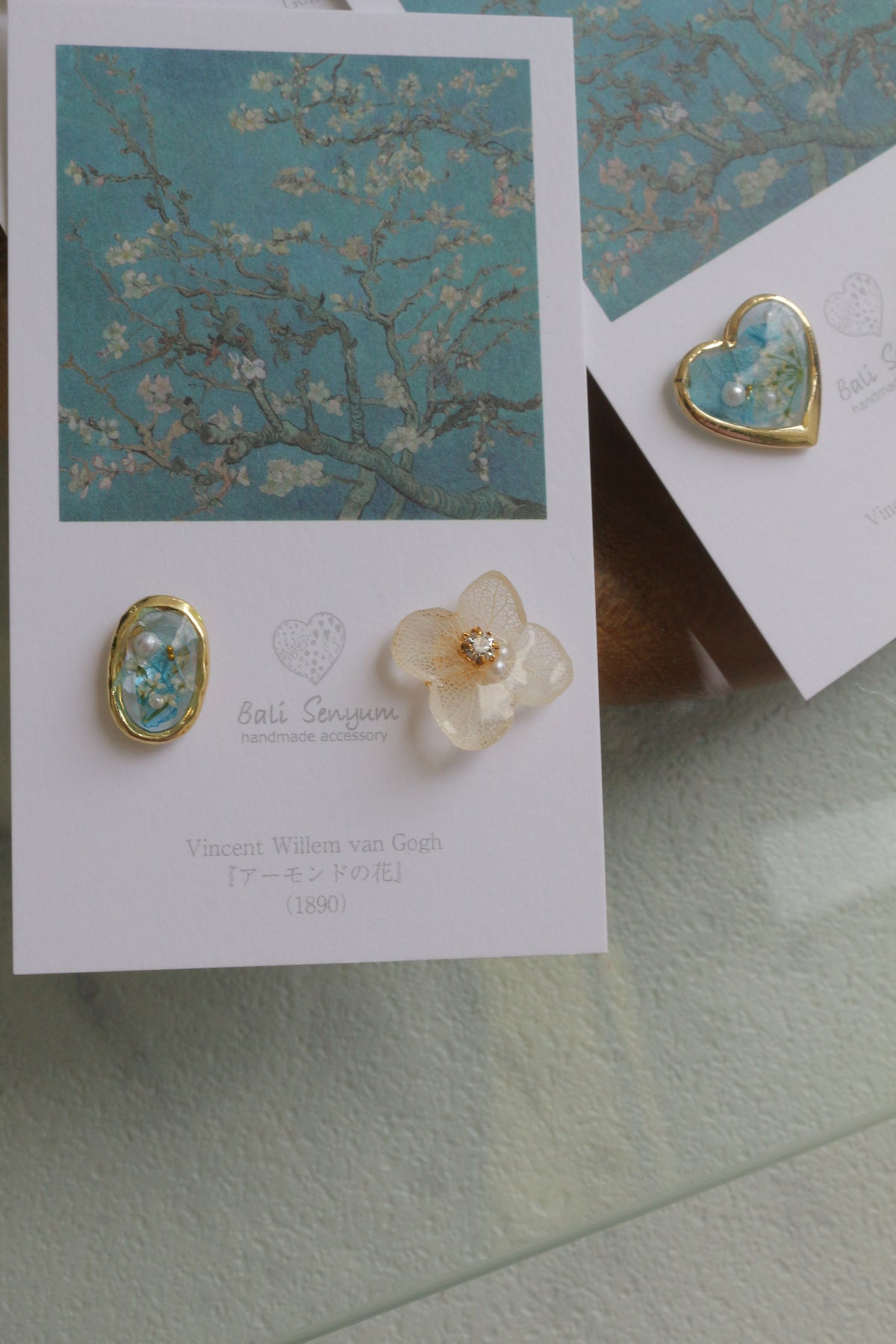 Gogh Inspired Flower and Medallion No. 1 Pierceチタンピアス - アーモンドの花