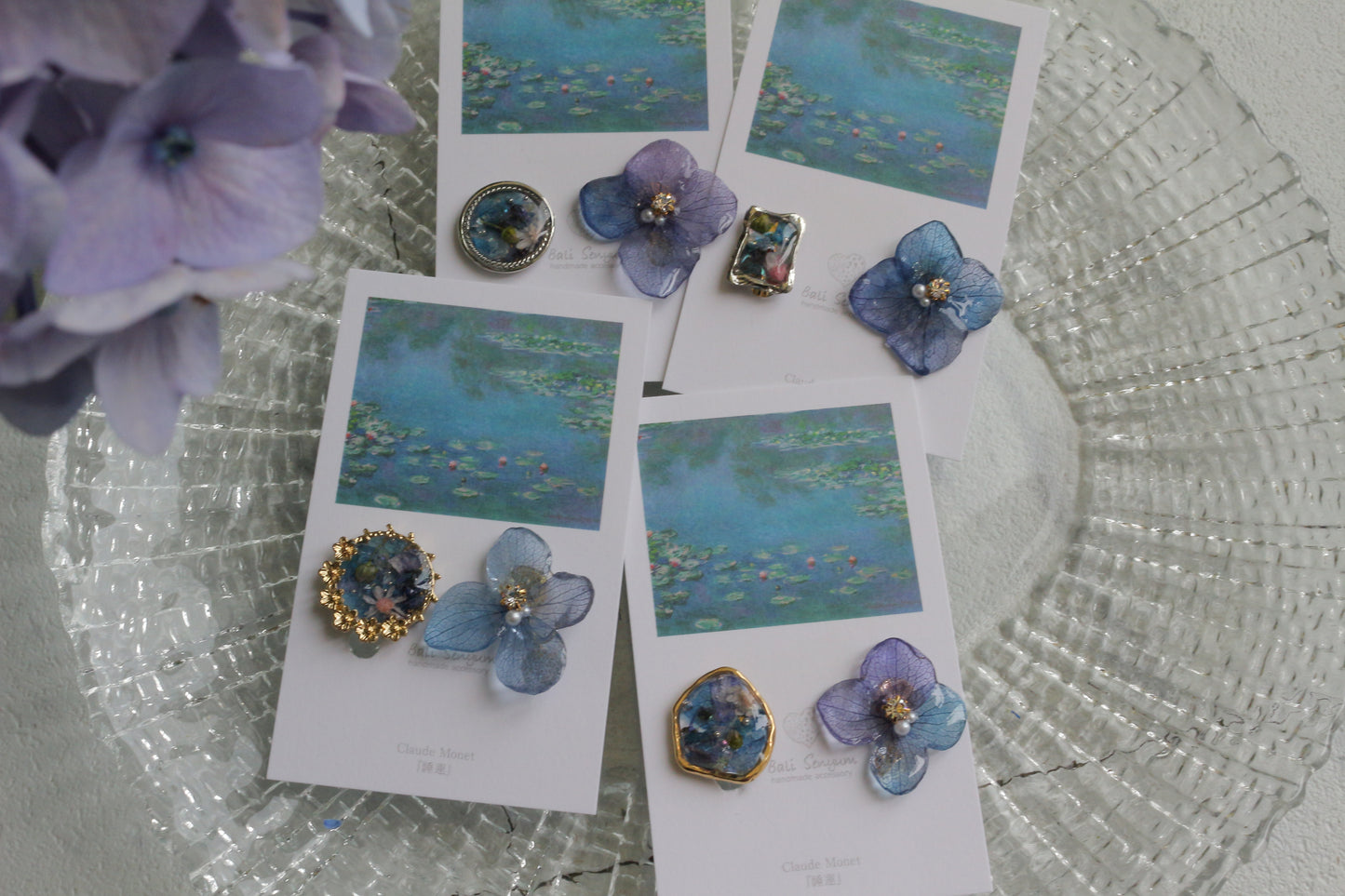 Monet's Water Lilies Inspired Flower and Medallion No.32 イヤリング Clip-on 睡蓮