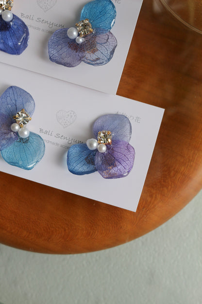 Gradation Hydrangea Wing No.130 - Clip-on(イヤリング）