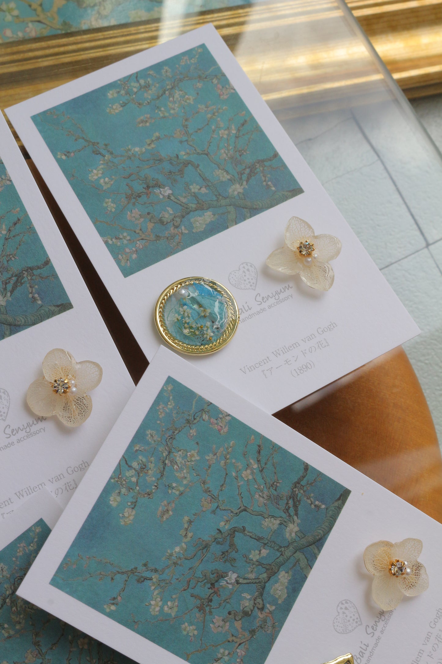 Gogh Inspired Flower and Medallion No.2 イヤリング Clip-on アーモンドの花