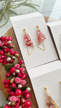 Triangular Floral Earrings With Seasonal Hydrangea No.28