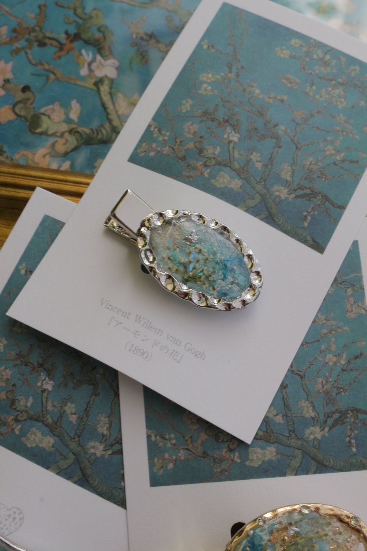 Gogh's Inspired Hair Clip - アーモンドの花