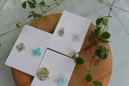 Hydrangea and Flower Medallion No.2 パーツ選べます。Clip-on or Titanium Pierce