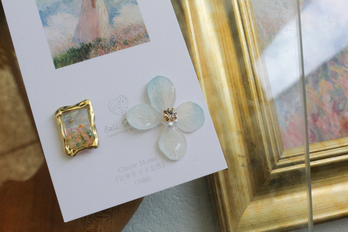 Monet Inspired Flower Earrings No.17 ピアスTitanium Pierce 日傘をさす女性