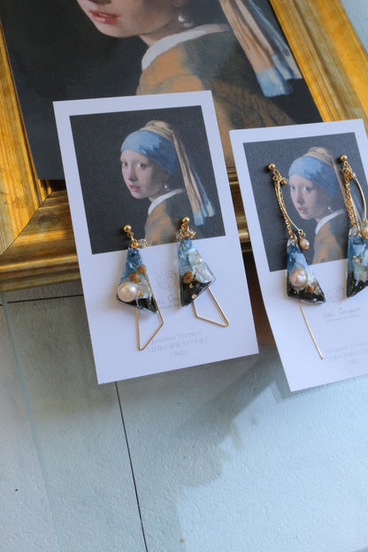 Johannes Vermeer Inspired Triangular Floral Earrings-真珠の耳飾りの少女