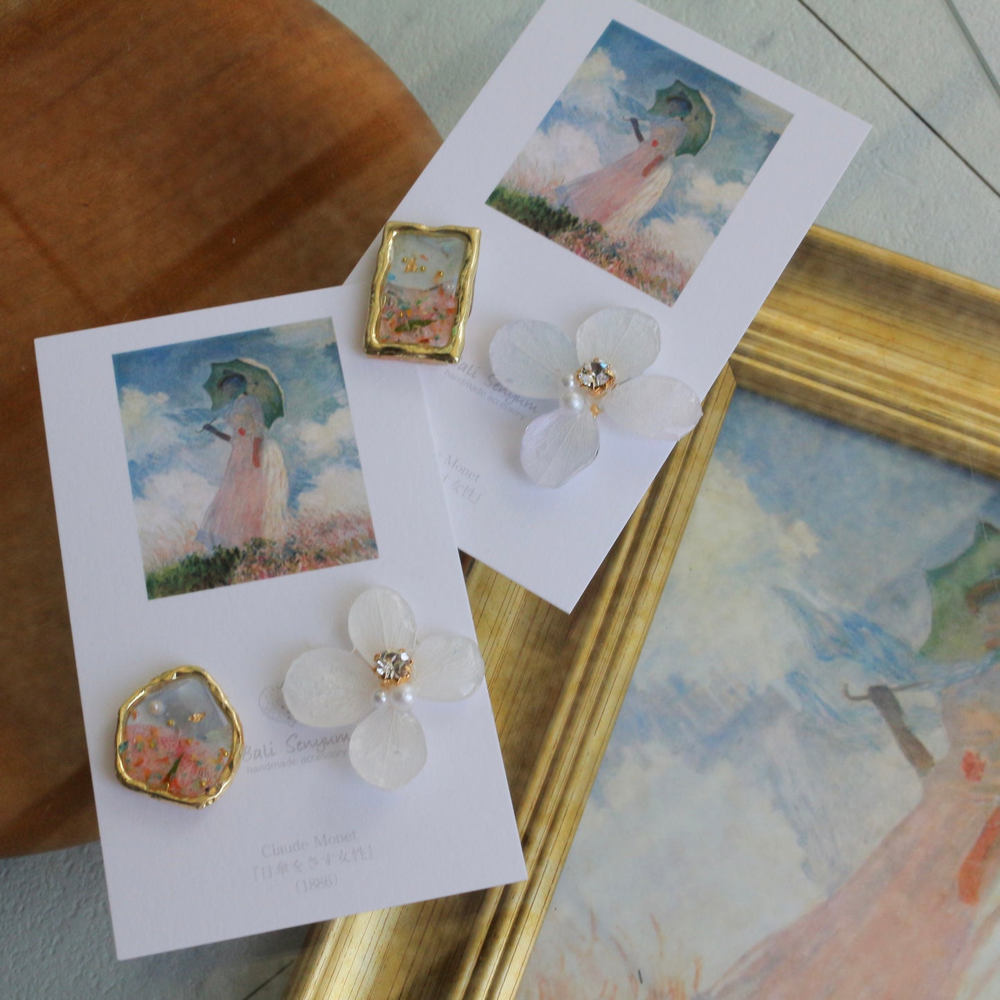 Monet Inspired Flower Earrings No.13 イヤリングClip-on 日傘をさす女性