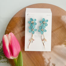 Real "Ajisai" Hydrangea Earring - Cool Color