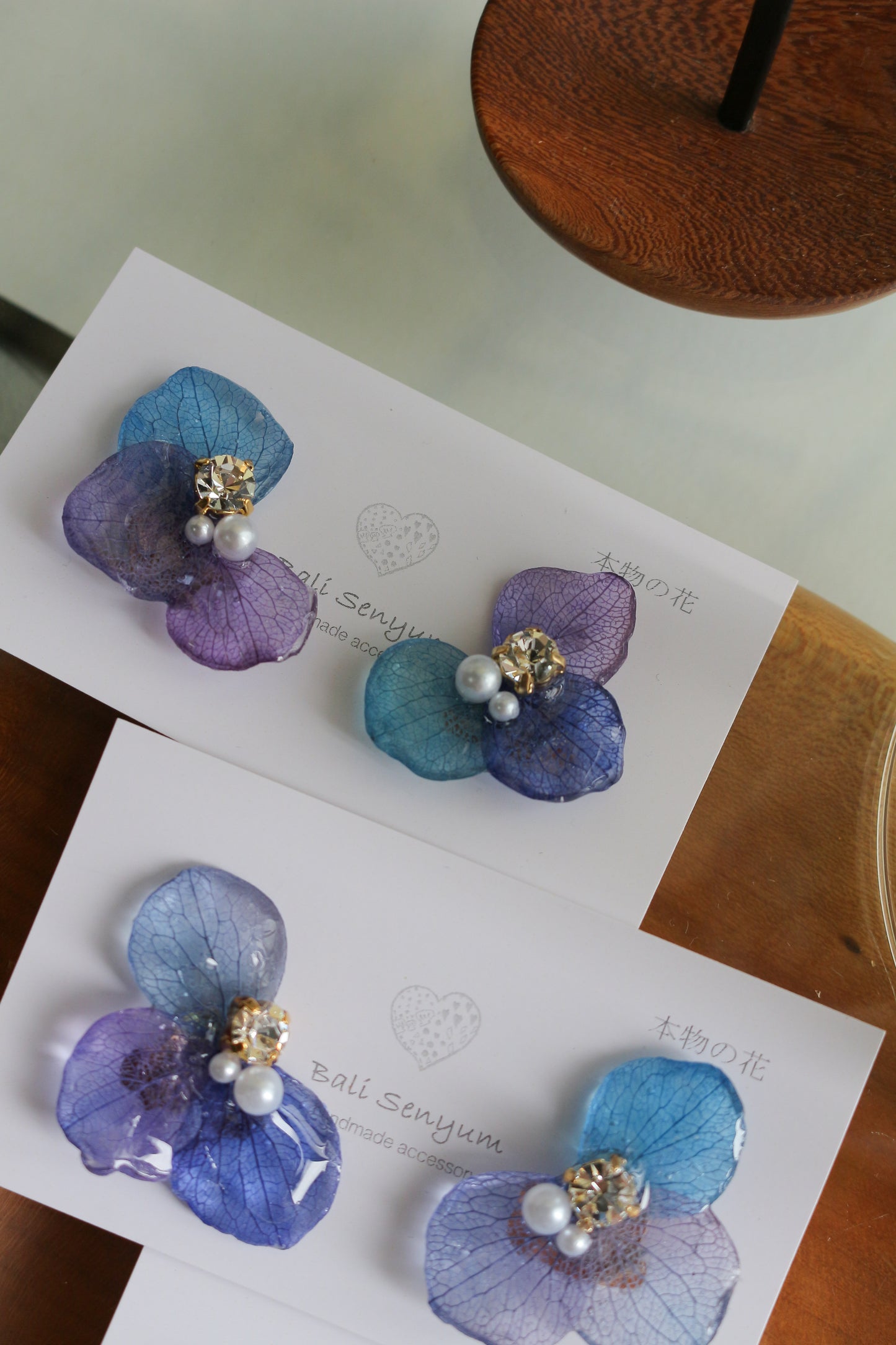 Gradation Hydrangea Wing No.130 - Clip-on(イヤリング）