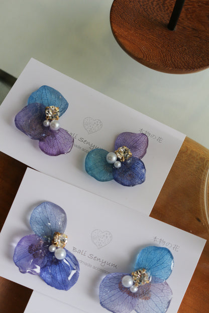 Gradation Hydrangea Wing No.130 - Clip-on(イヤリング）