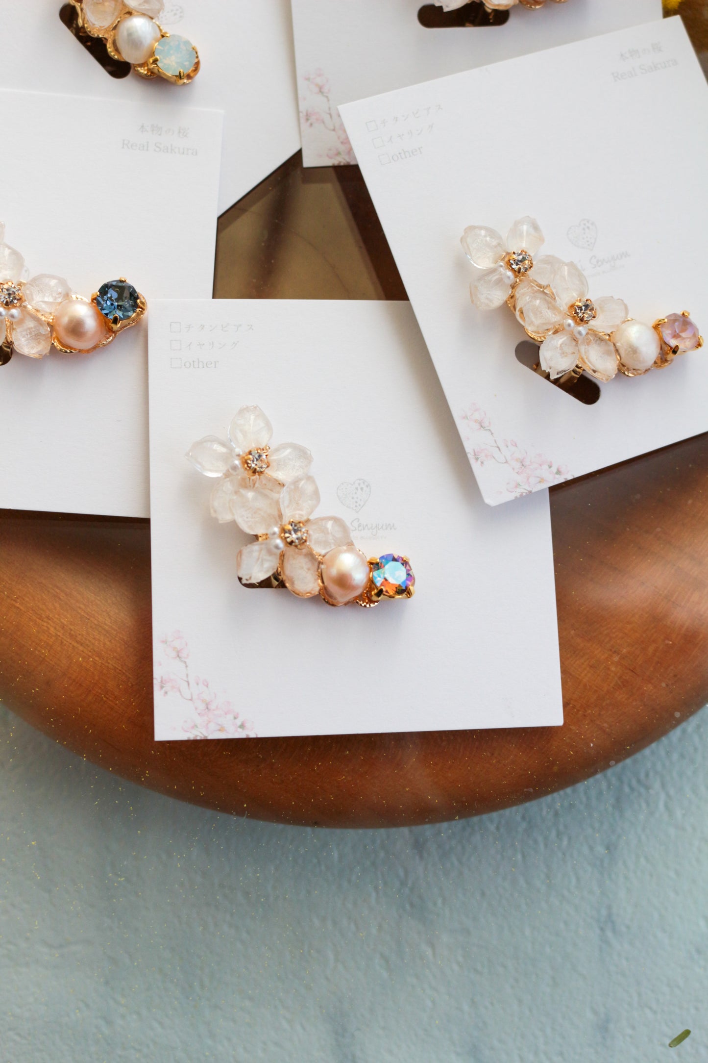 Someiyoshino Doule Sakura Ear-cuff  White  "Left"