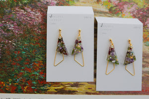 Claude Monet Garden in Giverny Inspired Triangular Floral Earrings -  ジヴェルニーの庭