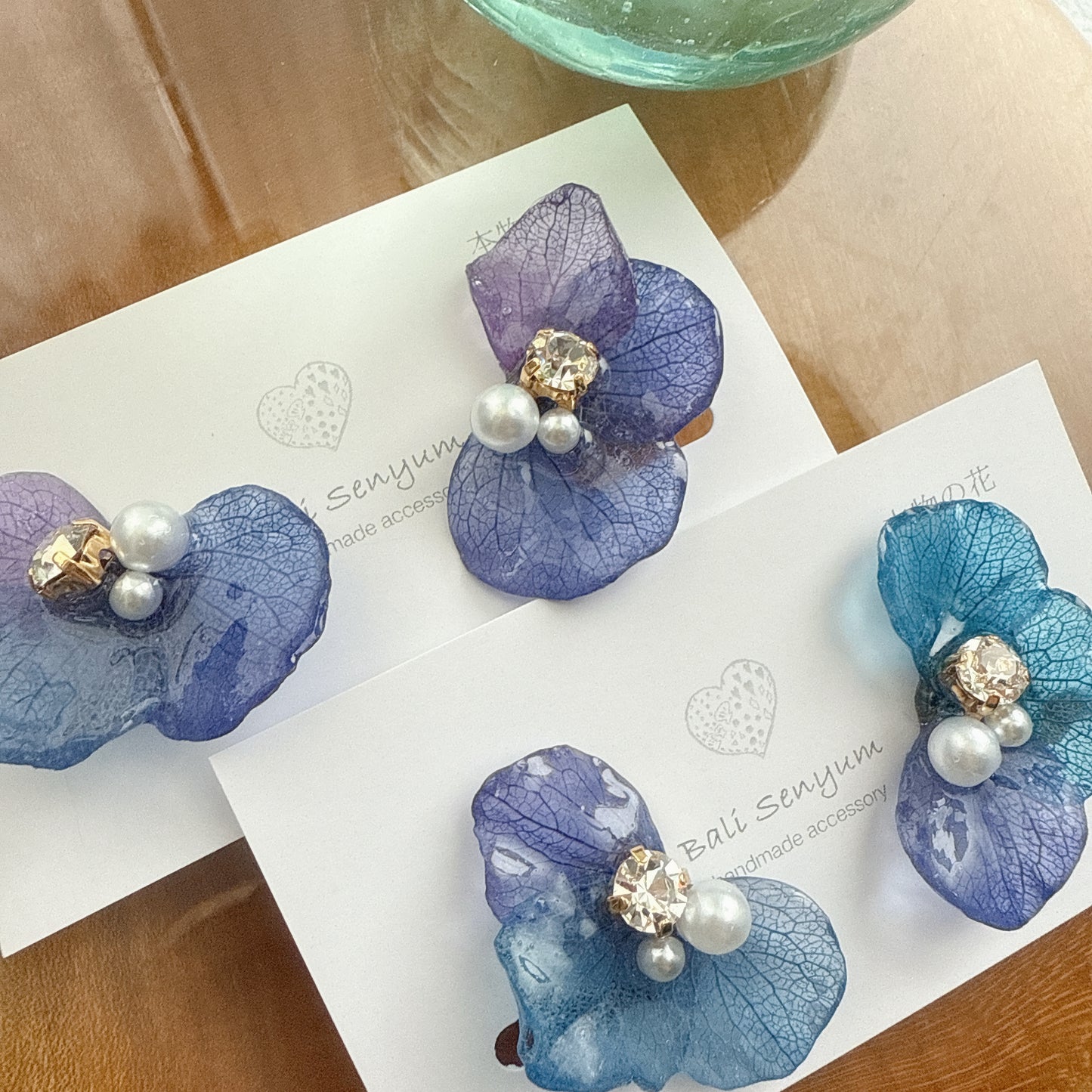 Gradation Hydrangea Wing No.116 - Clip-on(イヤリング）